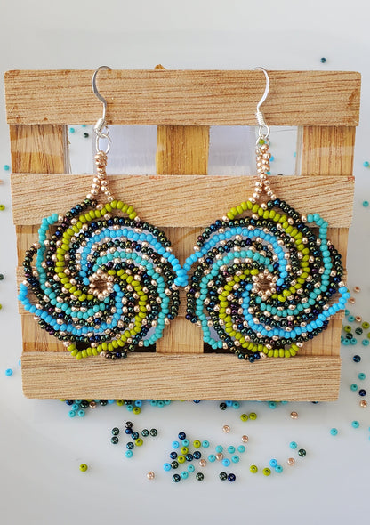 Spiral Beaded Earring-Aretes en Espiral de Chaquiras